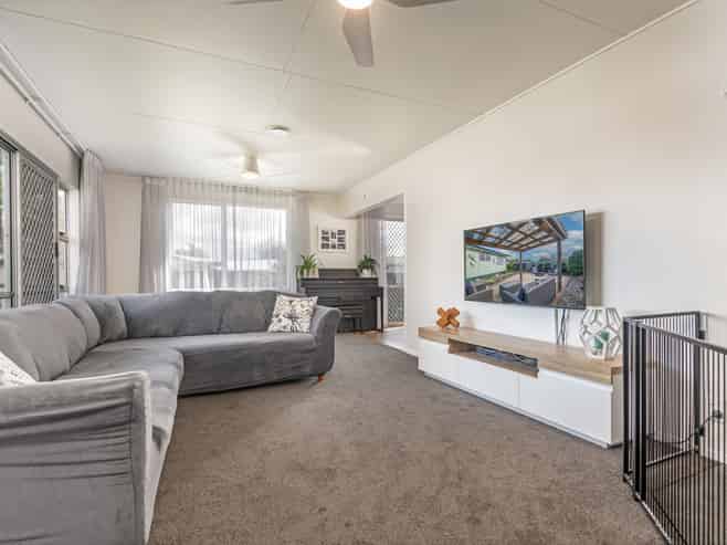 1 Amberley Avenue, Westbrook