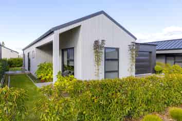 6 Sienna Way, Rangatira Park