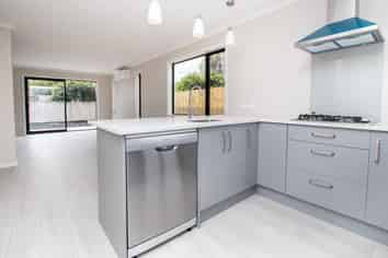 2/1 Splitt Avenue, Glenview