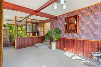 6 Toi Street, Otaki Beach