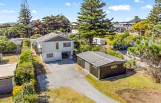 6 Toi Street, Otaki Beach