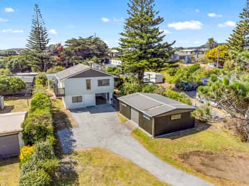 6 Toi Street, Otaki Beach