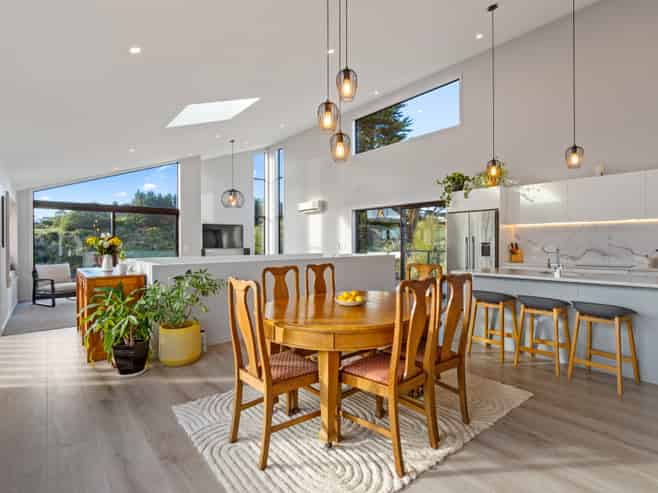100 Mission Cove, Company Bay
