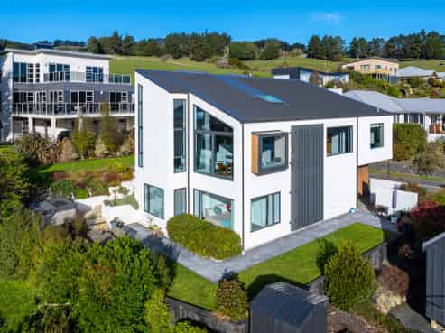 100 Mission Cove, Company Bay