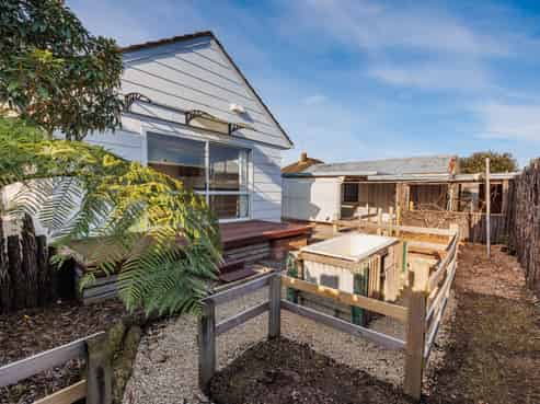 6 Thames Street, Roslyn