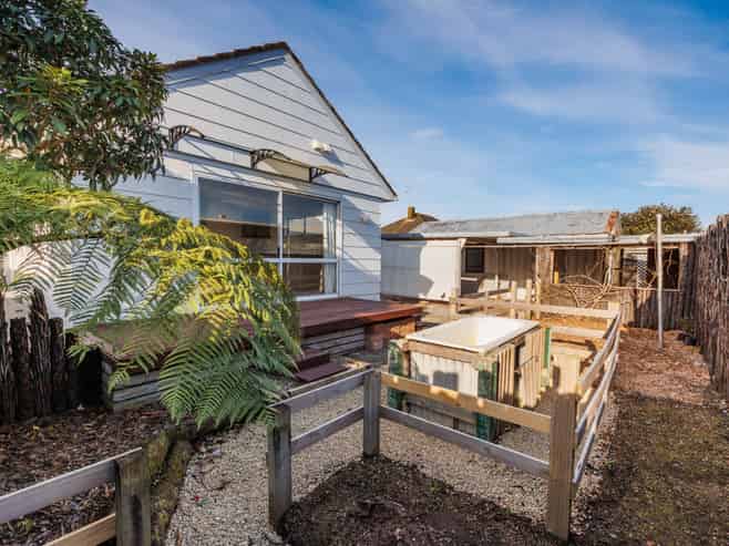 6 Thames Street, Roslyn