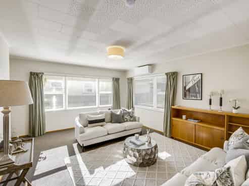 2/29 Middle Road, Havelock North