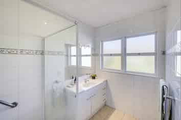 2/29 Middle Road, Havelock North