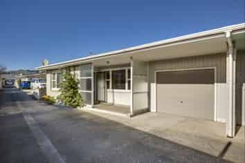 2/29 Middle Road, Havelock North