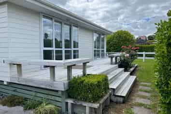 2A Applemoors Way, Riverhead