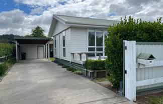 2A Applemoors Way, Riverhead