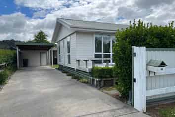2A Applemoors Way, Riverhead