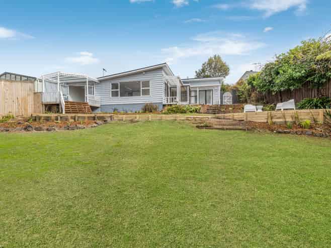 49 Jaemont Avenue, Te Atatu South