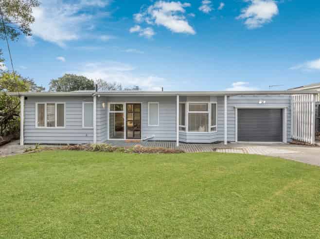 49 Jaemont Avenue, Te Atatu South