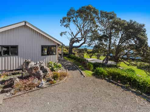 2784 State Highway 35, Hawai