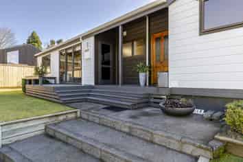 7C Waterloo Place, Westown