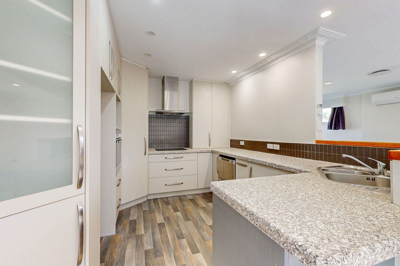 Renovated, Relaxed and Ready for You - Vista 5
