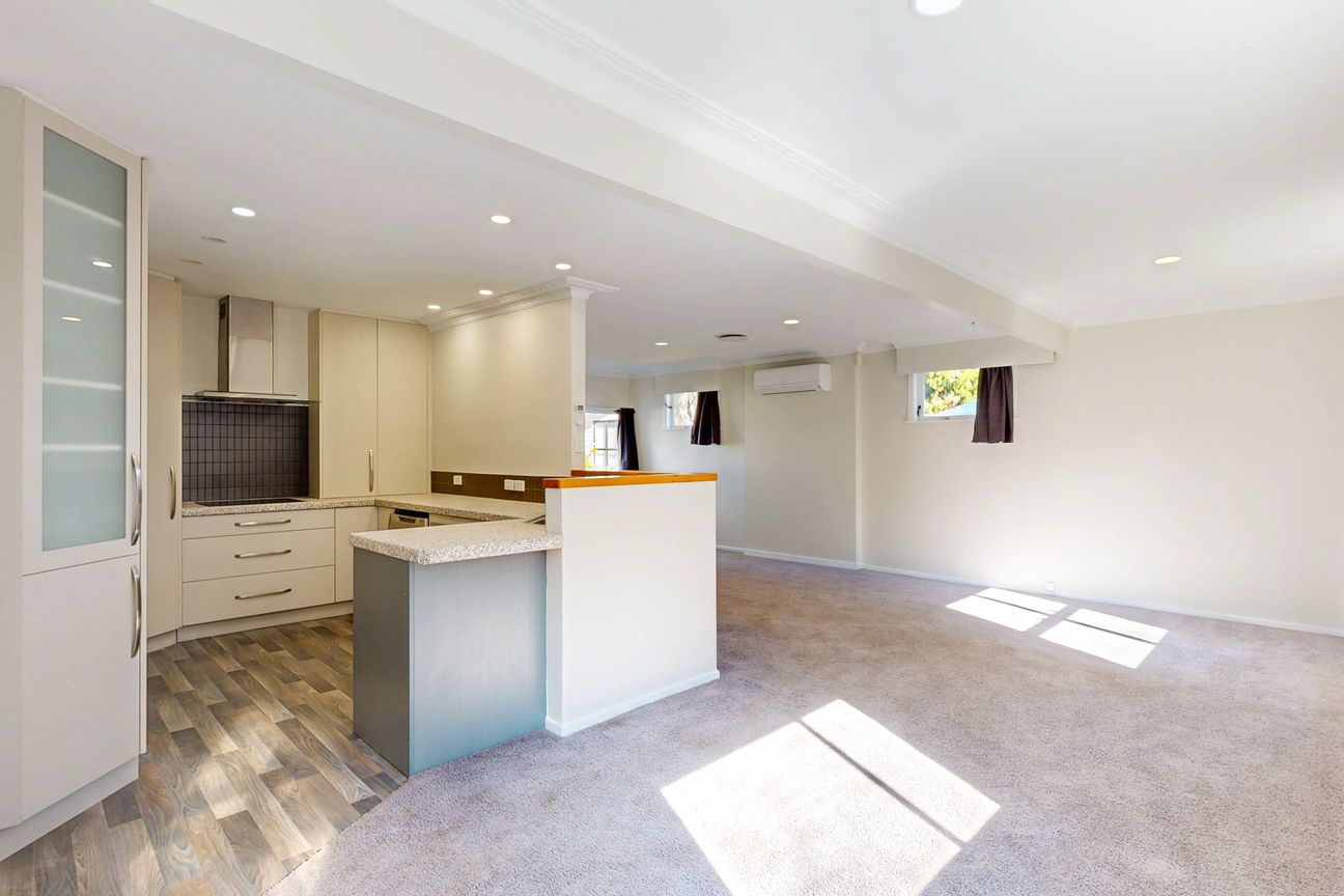 Renovated, Relaxed and Ready for You - Vista 6