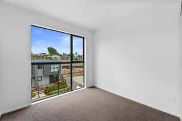 37 Raupeti Lane , Henderson