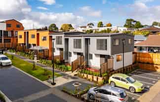 37 Raupeti Lane , Henderson