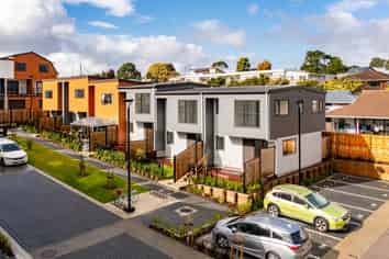 37 Raupeti Lane , Henderson