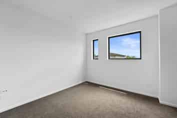 37 Raupeti Lane , Henderson