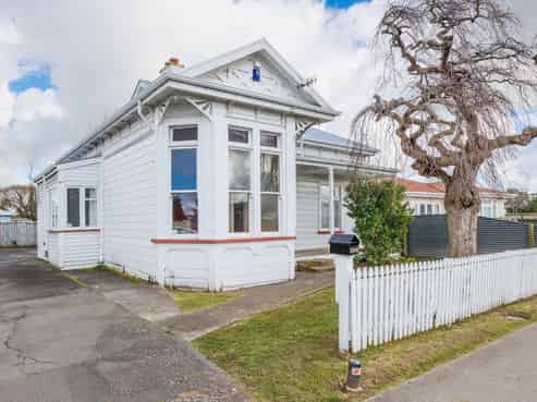 354 Botanical Road, West End