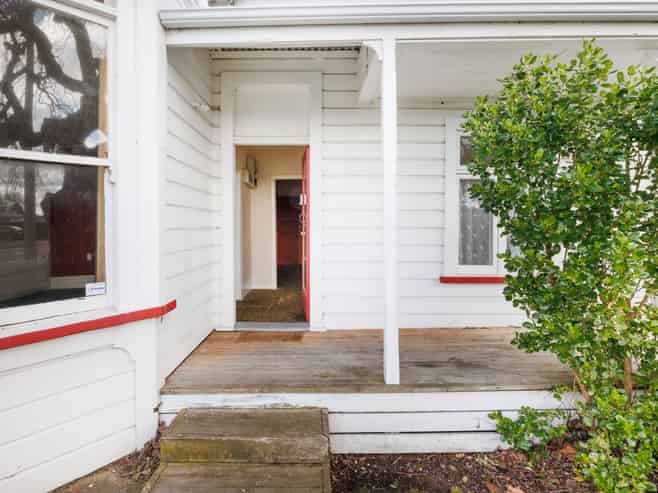 354 Botanical Road, West End