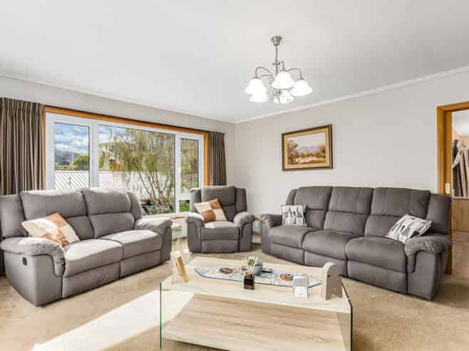 25A Field Street, Silverstream