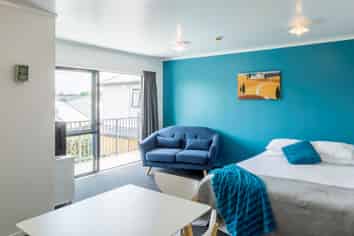 8/35 Jones Crescent, Melville