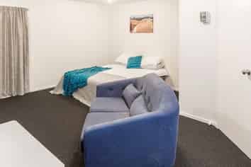 8/35 Jones Crescent, Melville