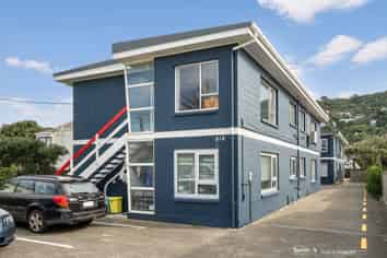 3/218 Onepu Road, Lyall Bay