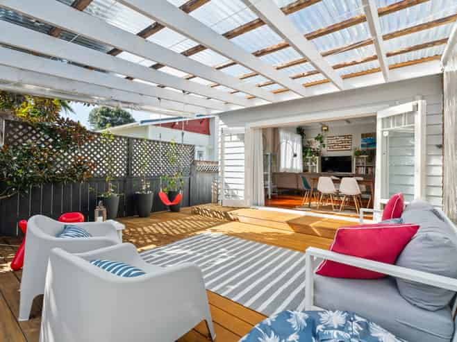 8 Epworth Avenue, Royal Oak