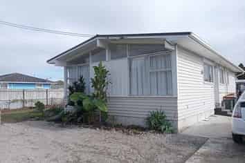 86 Preston Road, Clover Park