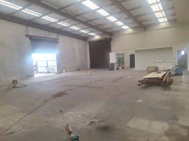 For Lease - Warehouse + small yard - Helensville