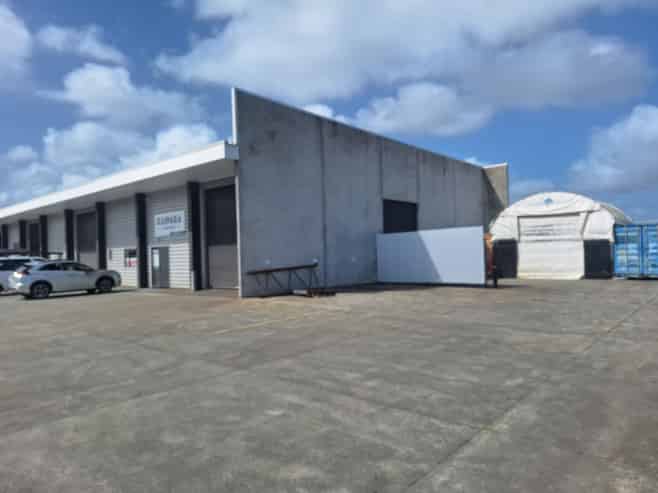 For Lease - Warehouse + small yard - Helensville
