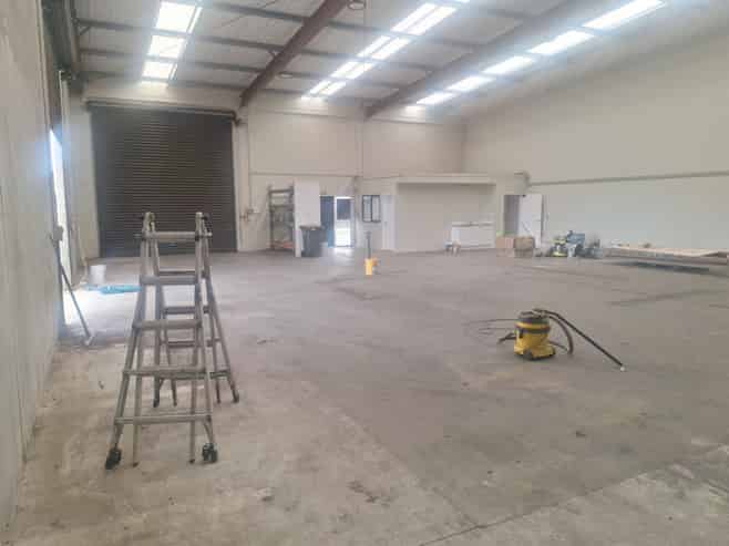 For Lease - Warehouse + small yard - Helensville