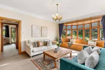 11 Hungerford Road, Lyall Bay