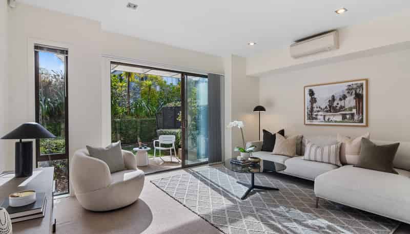 100 Naples Way, Albany