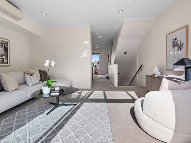 100 Naples Way, Albany
