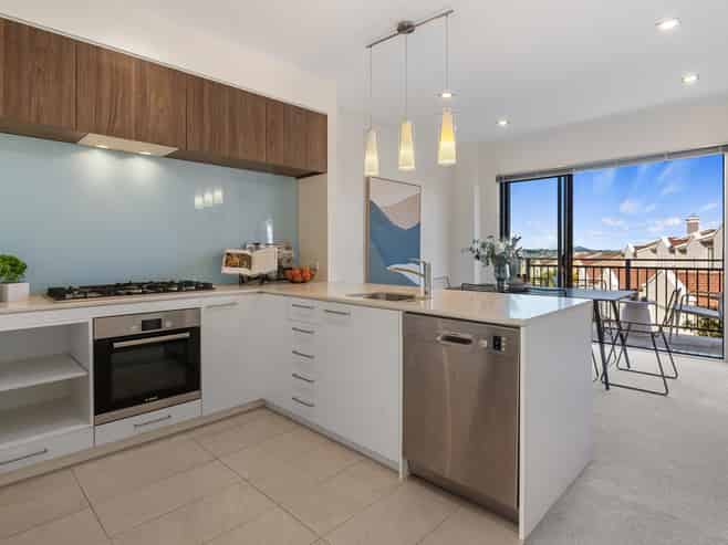 100 Naples Way, Albany