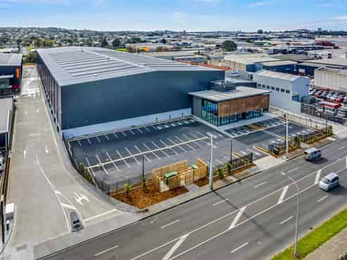 CBRE | 11,476sqm 6 Green Star Warehouse