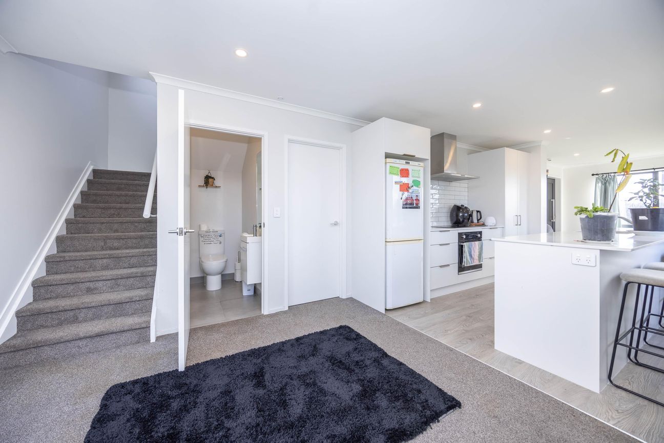 Modern, Easy Living in a Great Location - Meer