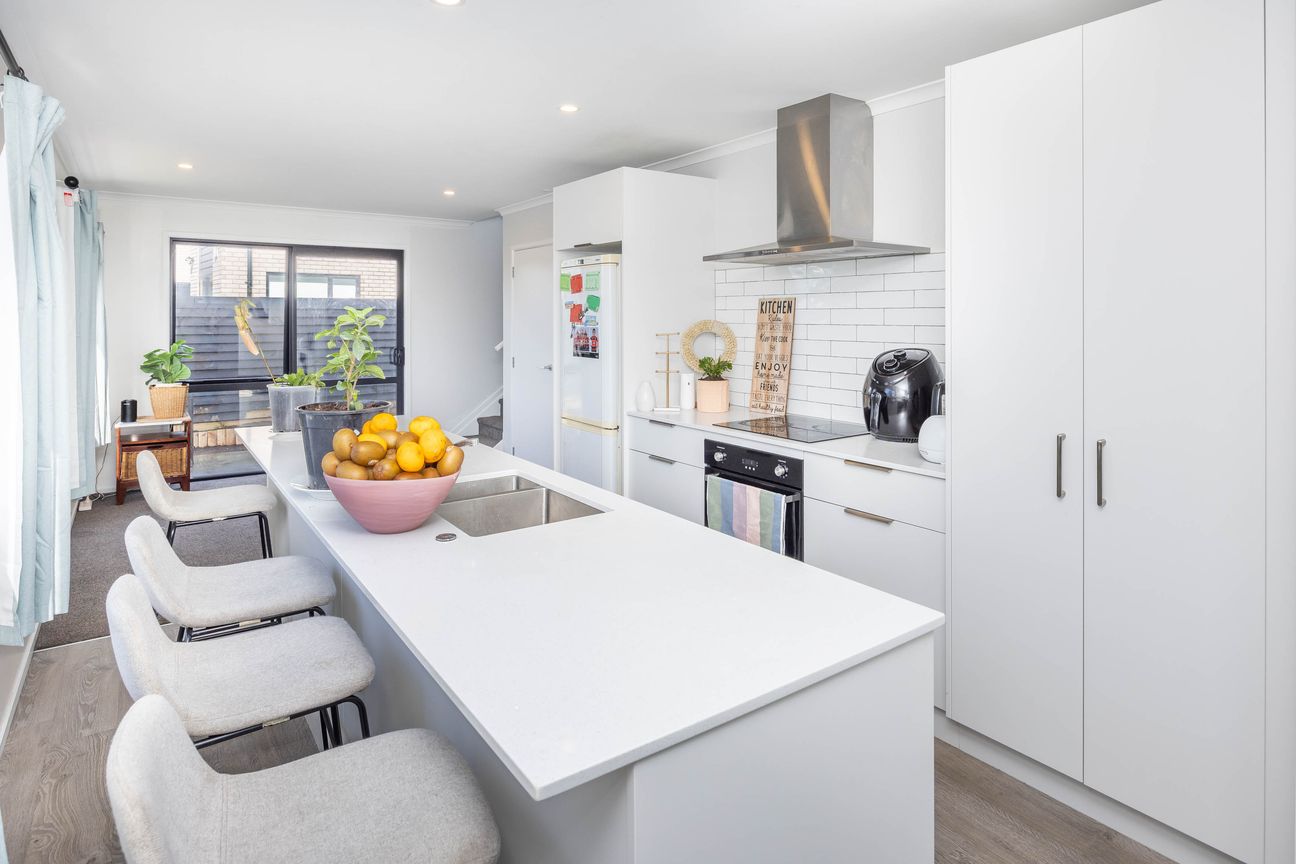 Modern, Easy Living in a Great Location - Aanzicht 2