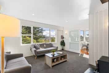 11 Lomond Street, Newlands