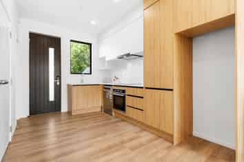 3/98 Tonar Street, Northcote