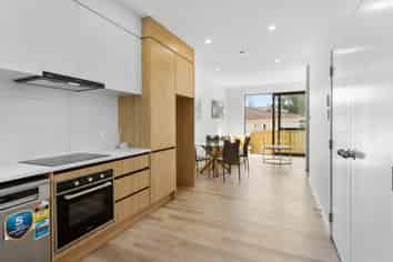 3/98 Tonar Street, Northcote