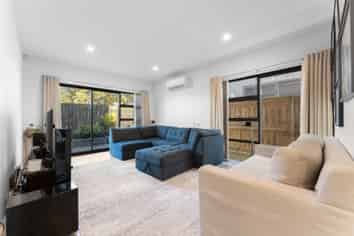 7 Tapuwae Way, Mangere Bridge