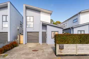 7 Tapuwae Way, Mangere Bridge