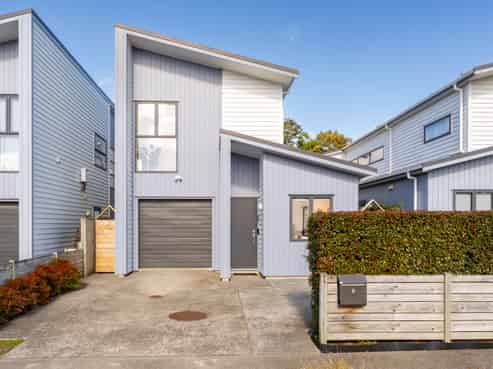 7 Tapuwae Way, Mangere Bridge